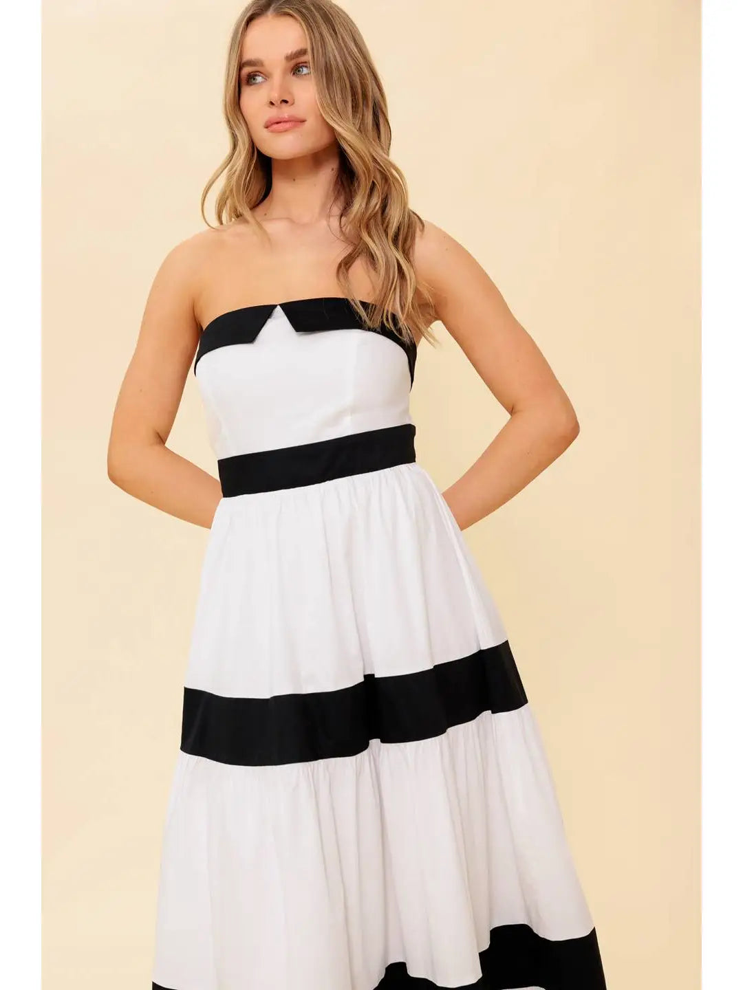White & black maxi dress