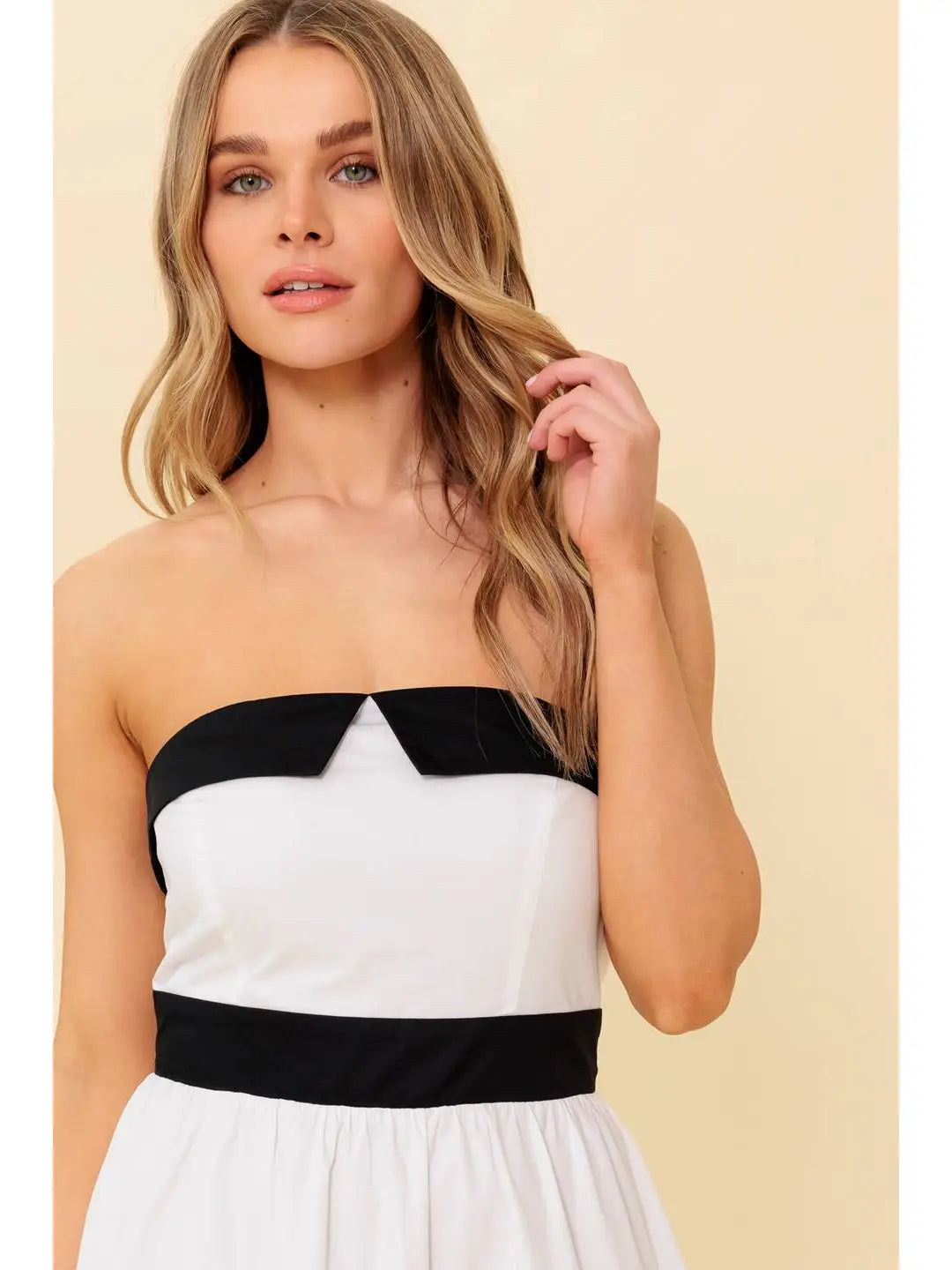 White & black maxi dress