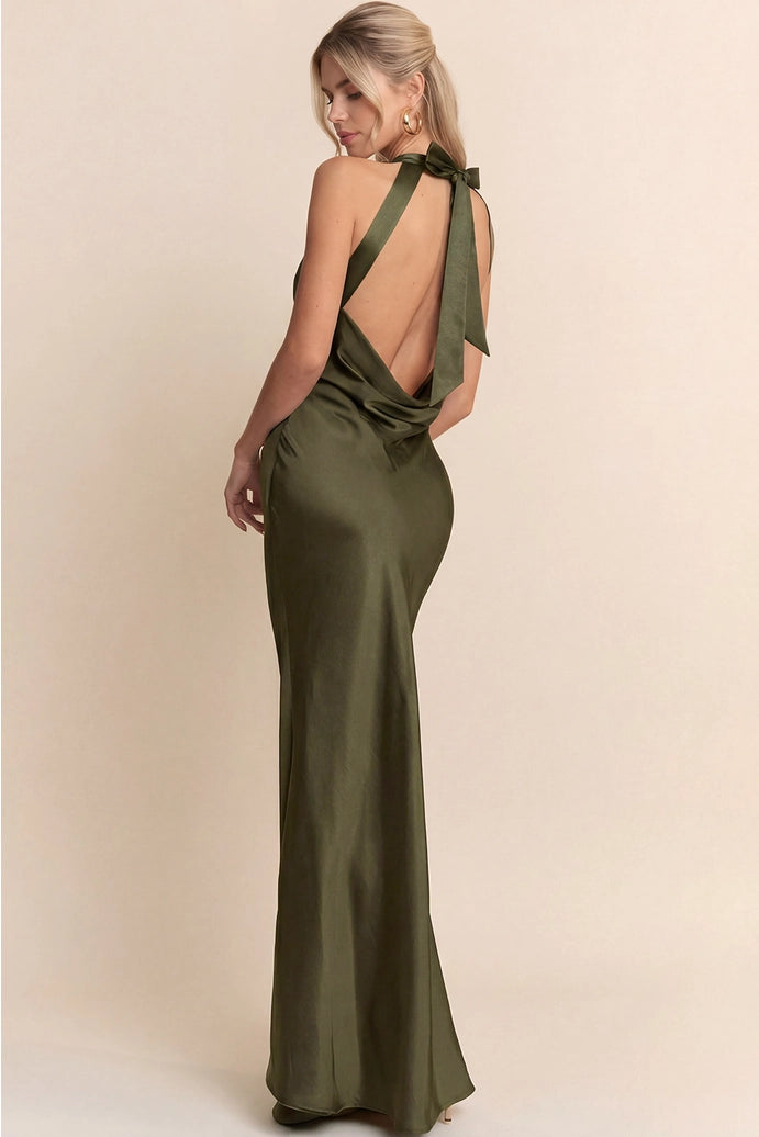 Robe à encolure américaine à nouer