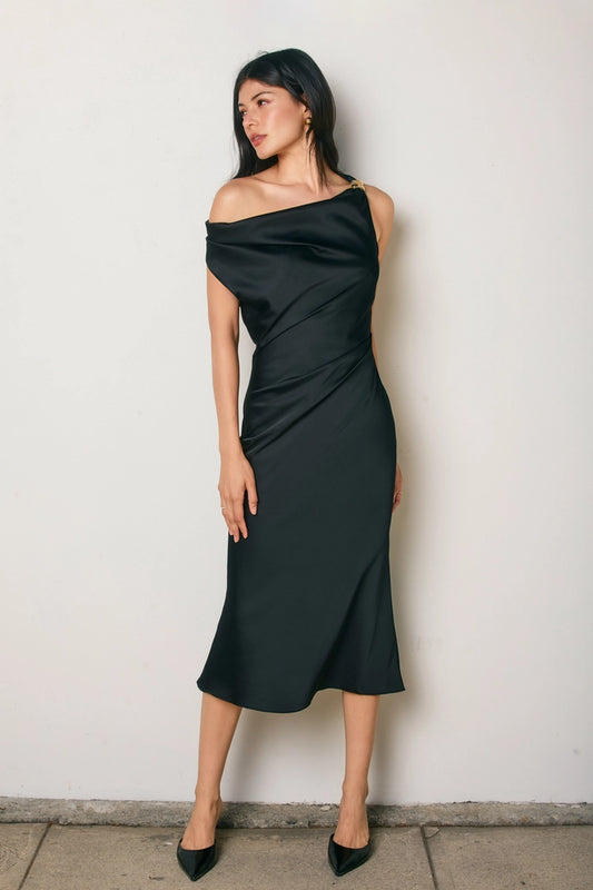 Robe midi drapée à col avec garniture en métal satiné
